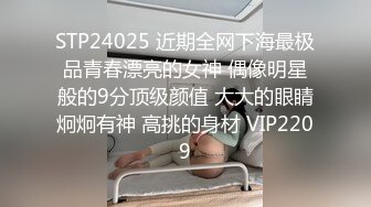 甜美骚骚小妞和小男友居家操逼，短裙骑在身上抽插，搞一会自己拿道具自慰