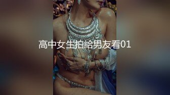  健身房厕所尿尿听到隔壁厕间有奇怪的声音意外偷拍到教练和女学员在里面嘿哟简直就是活春宫