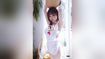 巨乳眼镜美熟女身材丰腴稀毛鲍鱼粉嫩 上位骑乘奶子晃啊晃被无套输出