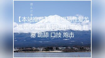 友人の家に游びに行ったら何故か友人が出挂けちゃって家にはぼくと友人のお母さんの二人きりに…実は前からおばさんの事が好きだったぼくの事を知ってか知らずか「おばさんとエッチしたいんでしょ？」とぼくの事を诱惑する。我慢の限界を超えてしまったぼくは、おばさん